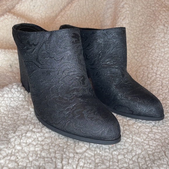 KENNETH COLE Womens Black Tap Dance Slip On Heeled Mules size 8.5 - Picture 14 of 14